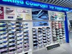 -SKECHERS 斯凯奇(上海国际时尚中心店)