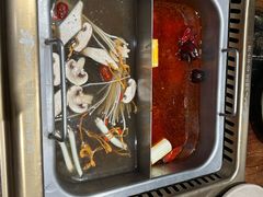 -东巴人鱼豆花火锅(幸福街店)
