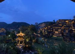 -苗韵服饰工作室(乌江寨店)