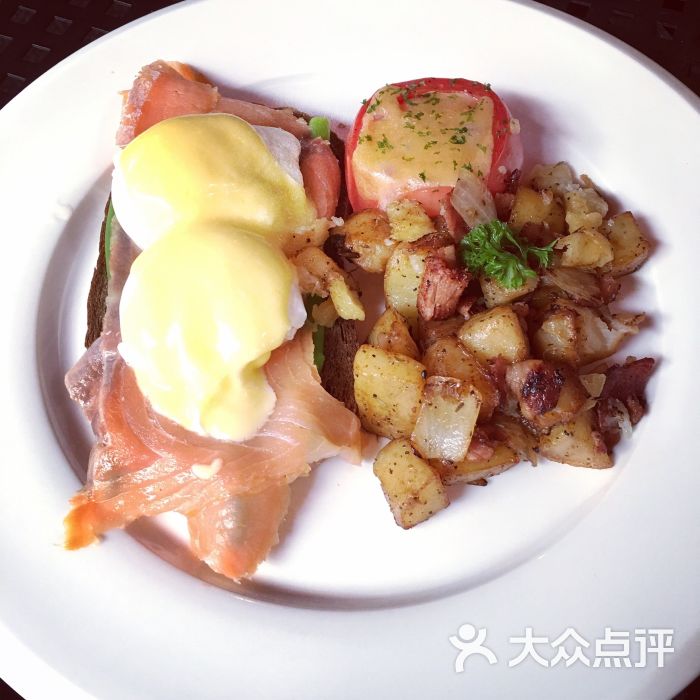 凯博西餐酒吧(新天地北里店)-烟熏三文鱼水波蛋-菜-烟熏三文鱼水波蛋