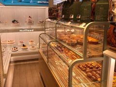面包甜点陈列柜-好利来(鲁谷店)