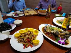 -三泉海中鲜海鲜加工零售广场(幸福时代店)