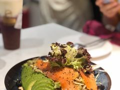 牛油果烟熏三文鱼沙拉-BE BRIGHT KITCHEN(正佳广场店)