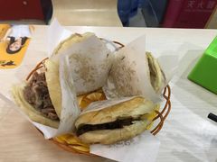 -闫家驴肉老店(华电一校店)