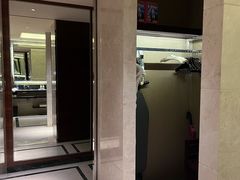 -天津京基皇冠假日酒店