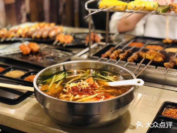 白玉串城·朝鲜族烤串(龙岗店)现压冷面图片