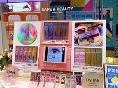 -4iNLOOK美瞳店(龙之梦购物中心虹口店)