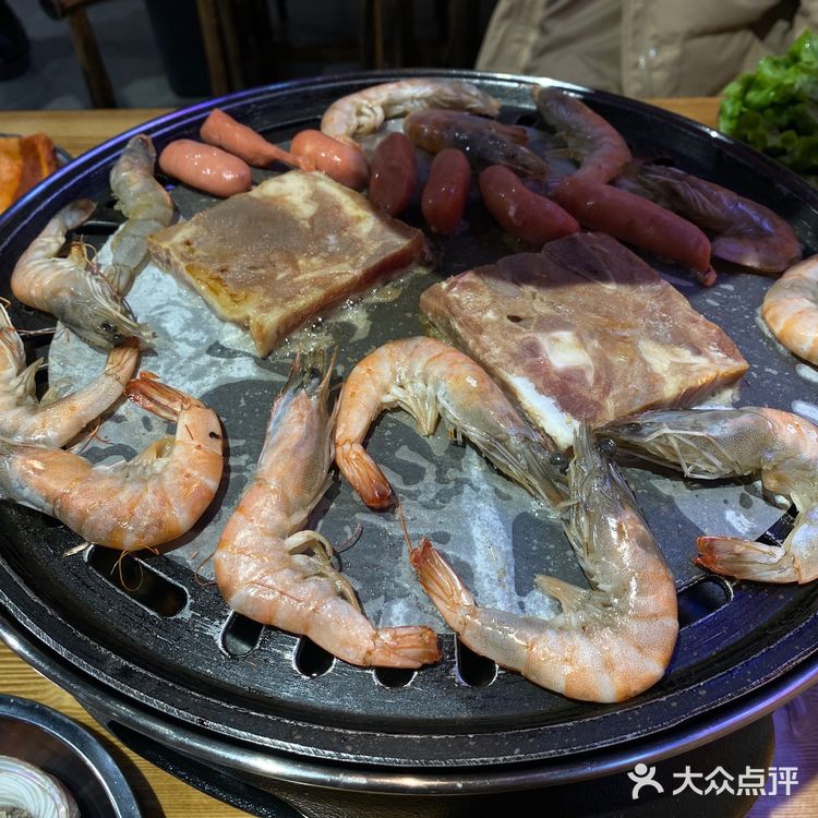 亲们!这家自助烤肉店太赞了!原始人自助烤肉