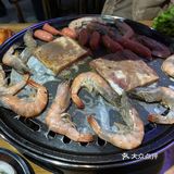 亲们！这家自助烤肉店太赞了！原始人自助烤肉