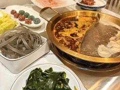 -小天鹅火锅·一线江景洪鼎旗舰店(洪崖洞店)