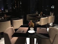 -唐拉雅秀酒店-西锦汇空中BBQ·思创餐厅