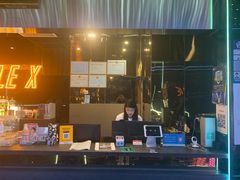 -稳电竞酒店(桥北泰冯路地铁站店)