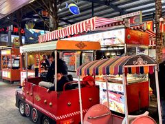 -三亚火车头万人海鲜广场