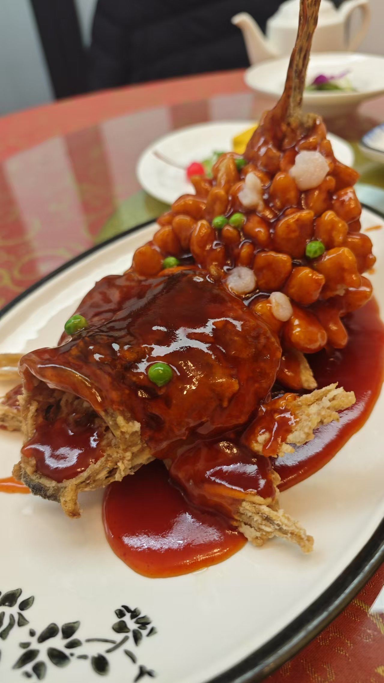 松鼠鳜鱼:苏州菜中的璀璨明珠💎