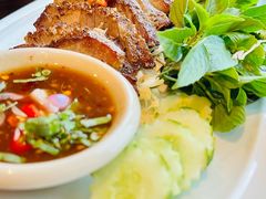 -Chom Cafe and Restaurant