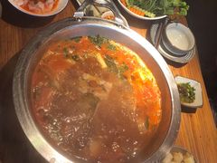 -野山舂·贵州现舂酸汤火锅(鸿通城店)