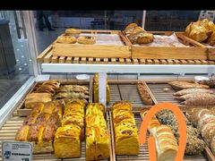-焙丽拾光(麦凯乐直营店)