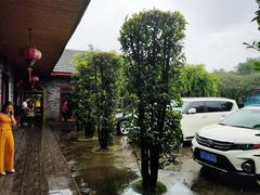 -周老三跷脚牛肉·全牛火锅(非遗传承店)