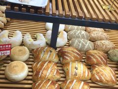 -焙丽拾光(麦凯乐直营店)