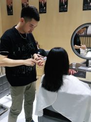 -首脑美发沙龙
