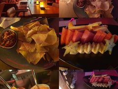 -FOUR PLAY BAR