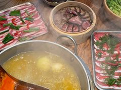 -野山舂·贵州现舂酸汤火锅(鸿通城店)