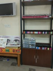 -杉惠素颜美妆皮肤管理中心