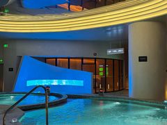 -涨巢·潮玩水疗局