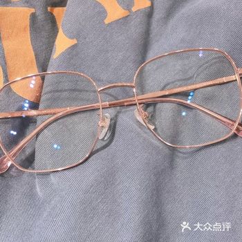 很多小仙女经常拿着好几年前的验光单过来配镜