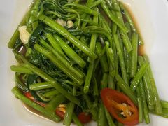 -Dang restaurant (patong phuket)