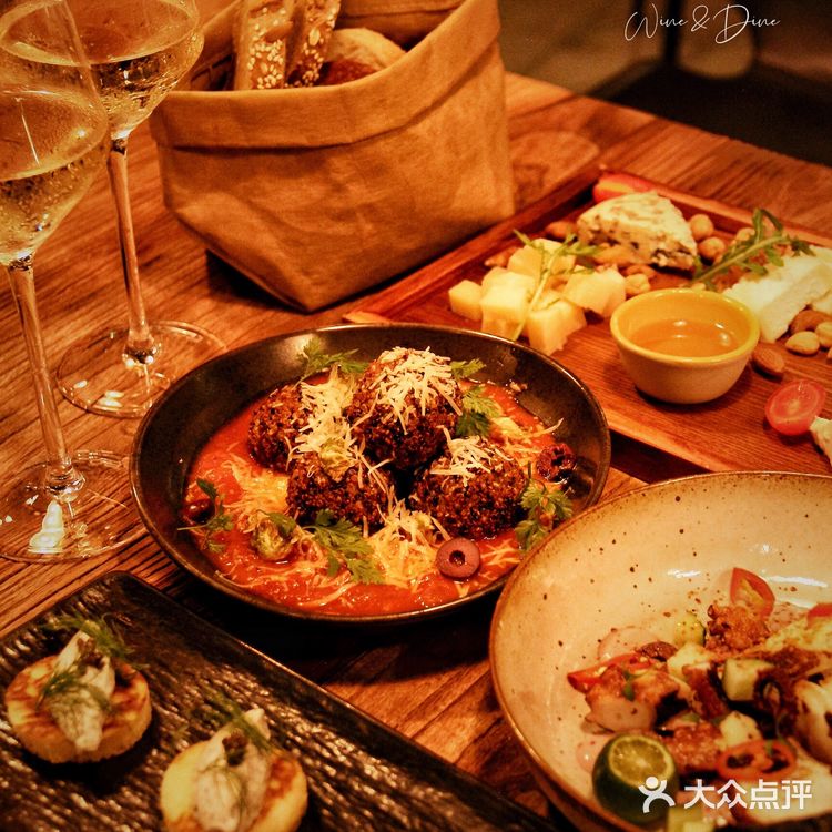 🍴魔都探店|多碰杯🥂常见面 愿我们热烈且自由💝