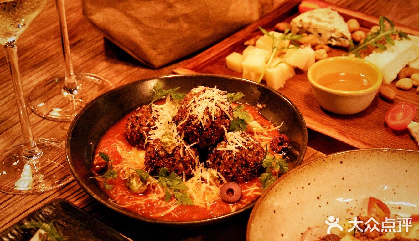 🍴魔都探店｜多碰杯🥂常见面 愿我们热烈且自由💝