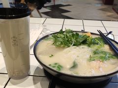 浓汤鱼汁小锅米线-肥汁米蘭香港米线(长宁来福士店)