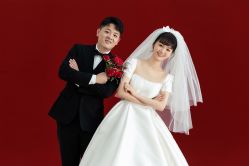 -雪中彩影婚纱摄影·微光艺术中心