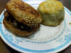 烧饼夹烧牛羊肉-老爆肚满五香烧牛羊肉