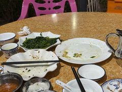 -黄记四更烤乳猪店