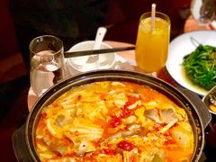 冬阴功筒骨汤底-金厨泰国餐厅·全泰籍厨师料理(拱北店)