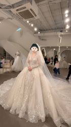 -艾米丽婚纱礼服