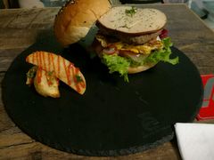 -HIGH FIVE哈福手工汉堡(桂林路店)