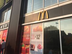 门面-麦当劳(百联西郊购物中心店)