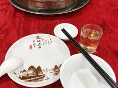 餐具摆设-王城醋血鸭老店