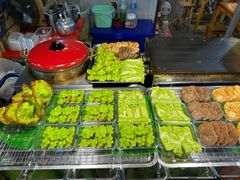 -席娜卡琳火车铁道夜市