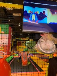 -蹦蹦跳跳(新奥购物中心店)