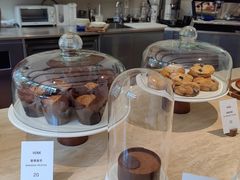 -VERIE BAKEHOUSE