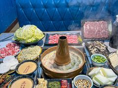 -洞庭洲·防空洞火锅·铜锅涮肉·烧烤(新百广场店)