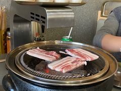 -围炉肉舍•炭烤活鳗•丹东海鲜烤肉(步行街店)