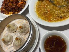 蟹粉小笼包-新吉士·上海菜(浦东LCM置汇旭辉店)