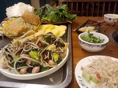 -洞庭洲·防空洞火锅·烧烤·铜锅涮肉(新百广场店)