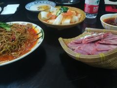 -蓝田九大碗民俗食府(蓝田店)