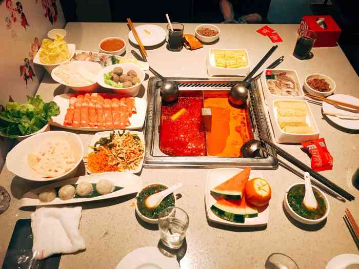 海底捞火锅(银泰创意城店)-"口味~哈哈没来海底捞之前一直以为是吃
